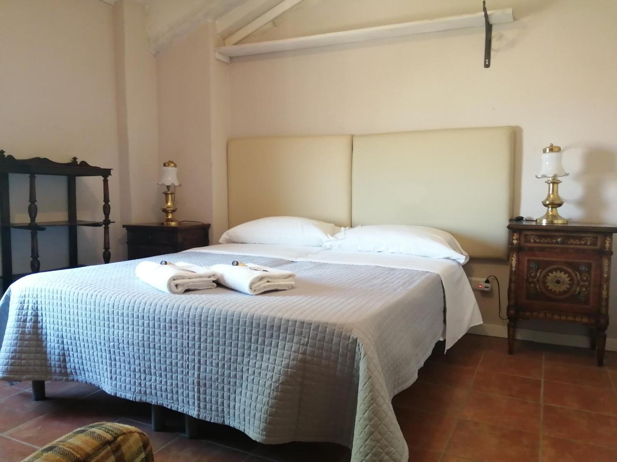 Cascina La Castagnara Bed & Breakfast Oriolo  Rom bilde